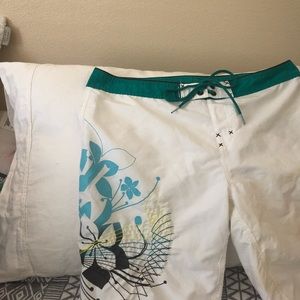 Women’s body glove surfshorts (m)